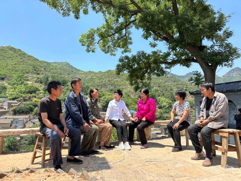 PG电子官方网站全国保险公众宣传日 石小梅：保险让村民致富路上更有底气(图5)